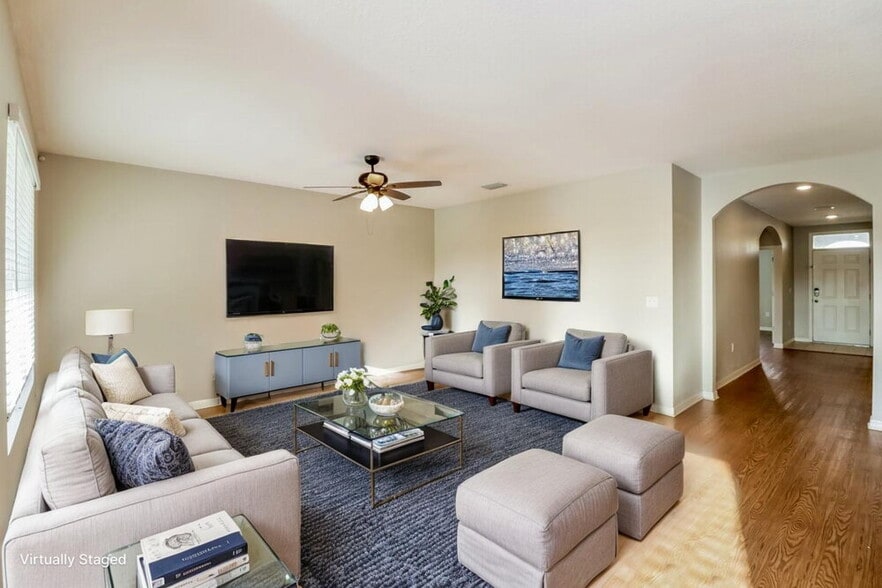 Building Photo - 586 Hartford Heights St