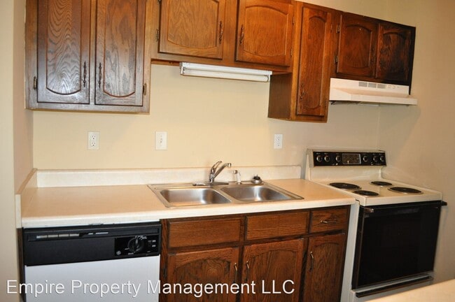 Building Photo - 2220 Wind Trace Cir SW