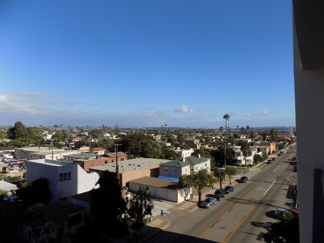 Building Photo - Pacific Beach - 3 blocks to Beach!  2bd/2ba Spacious 6th floor condo remodeled in 2022! Spectacul...