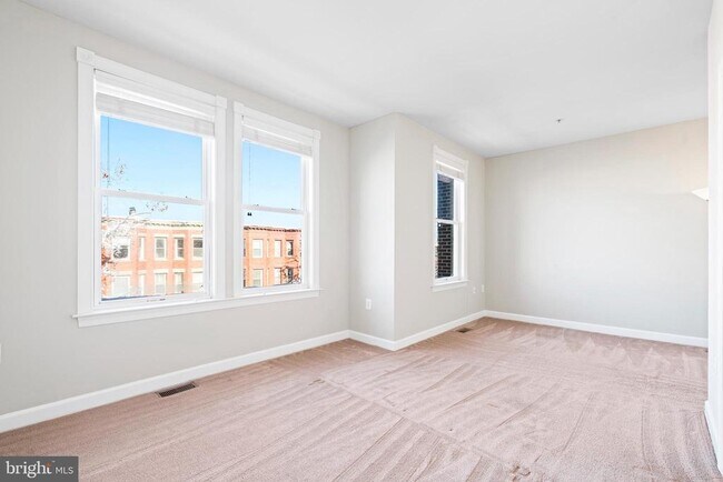 Building Photo - 1350 Monroe St NW