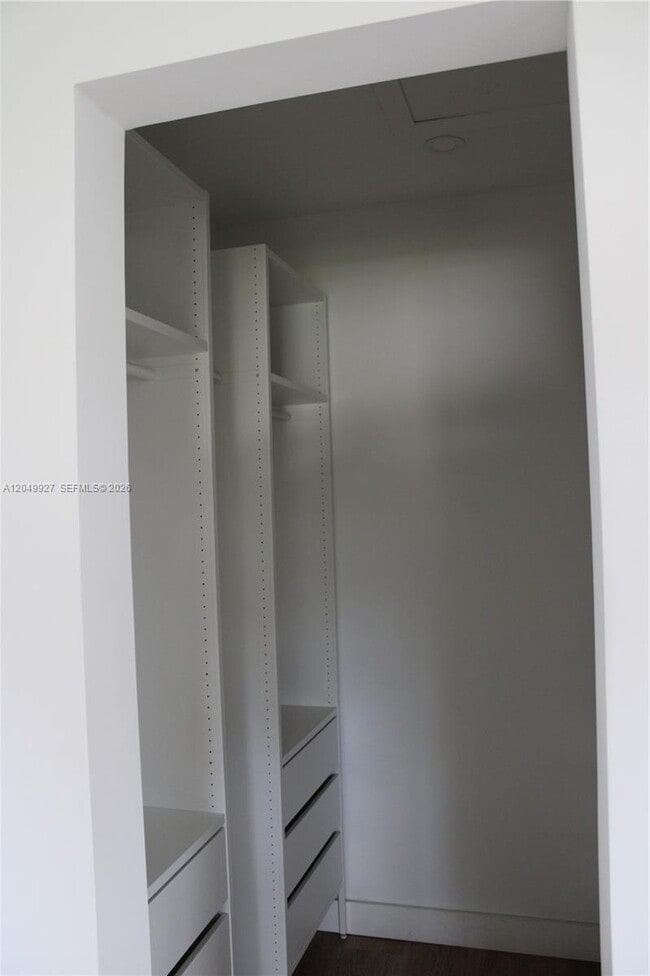 Building Photo - 3825 SW 88th Ct