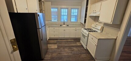 Building Photo - 33 Harbor St