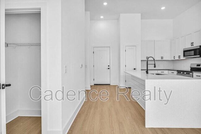 Building Photo - 610 S Kerr Ave