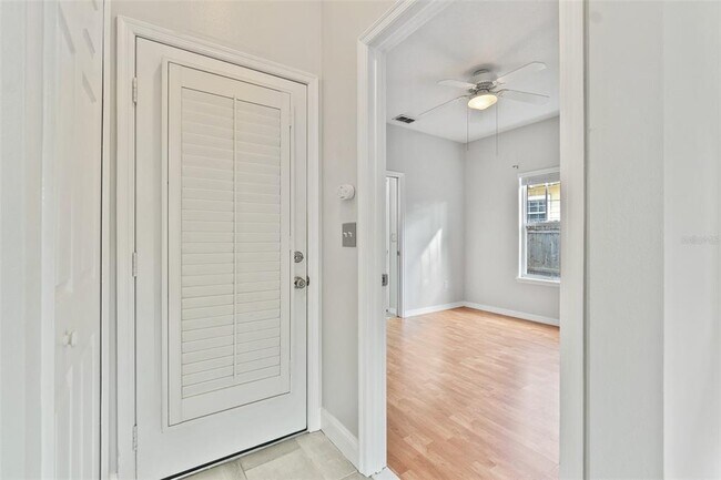 Building Photo - 2413 Musselwhite Ave