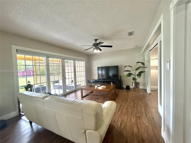 Building Photo - 416 Bayberry Dr