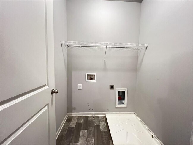 Building Photo - 4675 Silver Oak Dr SW