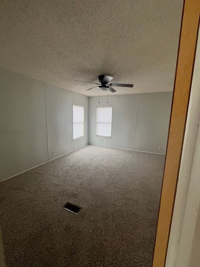 Building Photo - Mobile home for rent