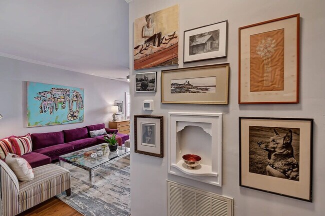 Building Photo - 518 Lamar Ave