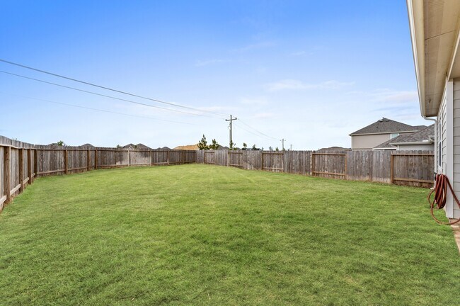 Building Photo - 16635 Olivewood Ln
