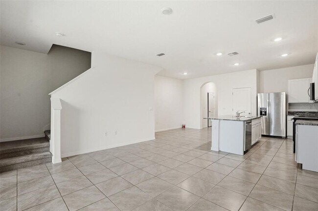 Building Photo - 5267 Dragonfly Dr