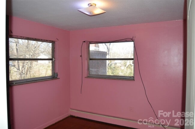 Building Photo - 516 S Green St