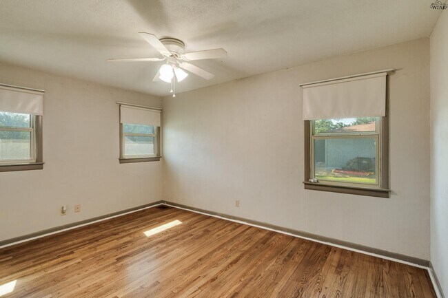 Building Photo - 4300 Hughes Dr