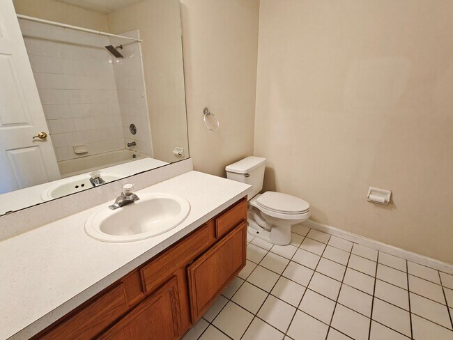 Building Photo - Florida Living at Its Best – 3BR Home with Hot Tub & Resort Amenities