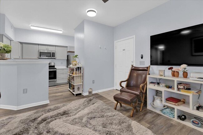 Building Photo - 2320 Gracy Farms Ln