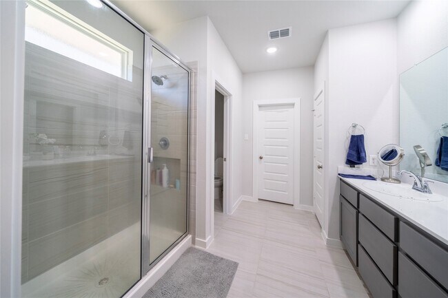 Building Photo - 21802 Blue Daisy Ct