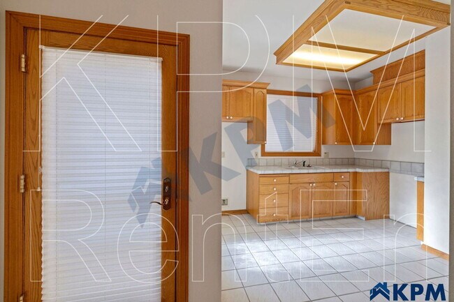 Building Photo - 3453 Lakemist Cir