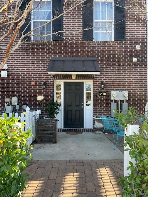Building Photo - 3510 Saint James Ave