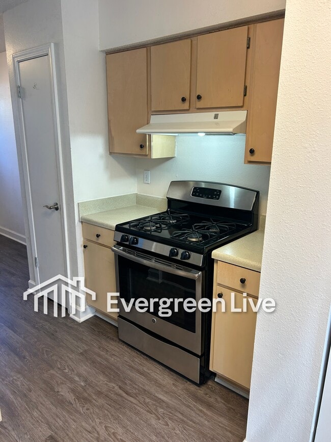 Building Photo - 60 Boreal Ct