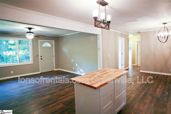 Building Photo - 208 Rison Rd