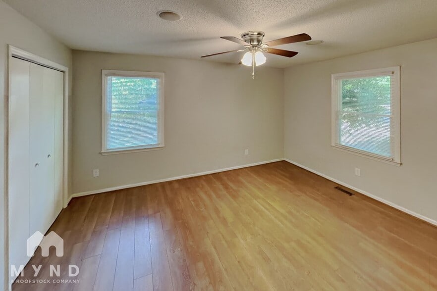 Building Photo - 4629 Longbriar Dr