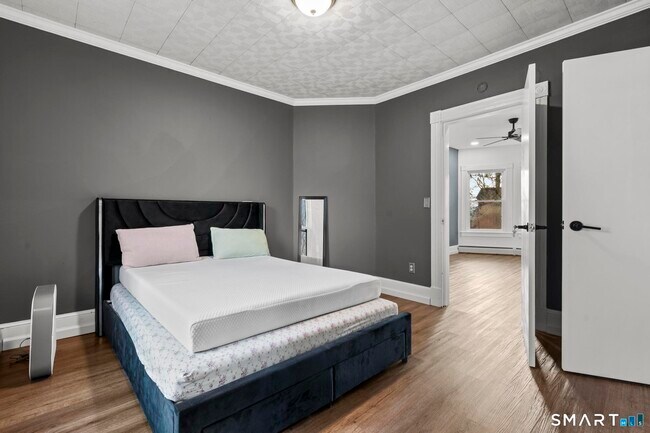 Building Photo - 23 N Beacon St