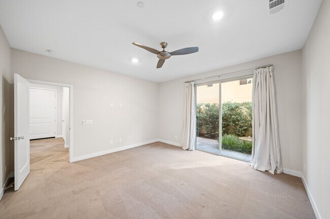 Building Photo - Split level floor plan on a gorgeously upgraded home