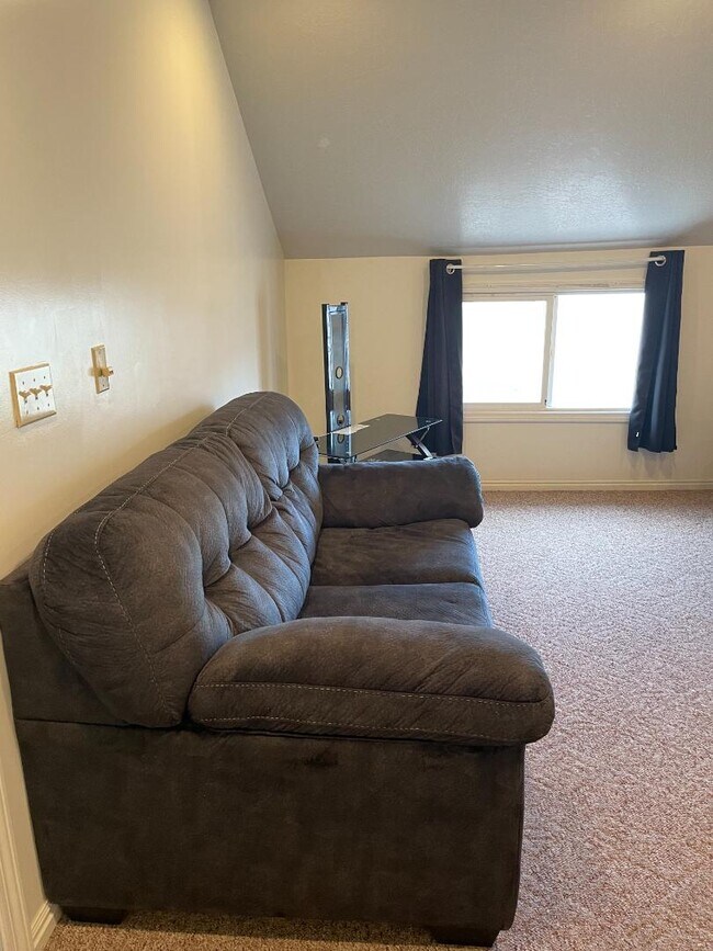 Building Photo - 113 Wyoming State Hwy 233