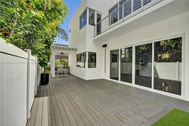 Building Photo - 10223 NW 75th Terrace