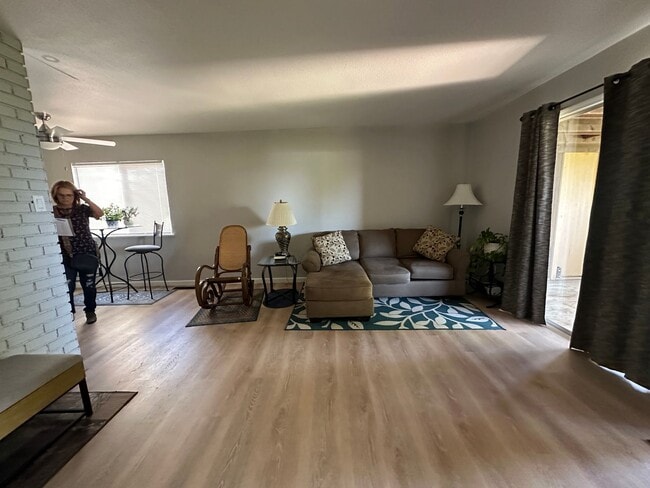 Building Photo - Adorable 3 bedroom home in Raleigh Heights