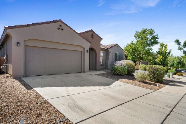 Building Photo - Recent Construction Fully Furnished 4 Bedroom Home Available Near Golf Course Rd & Southern Blvd!