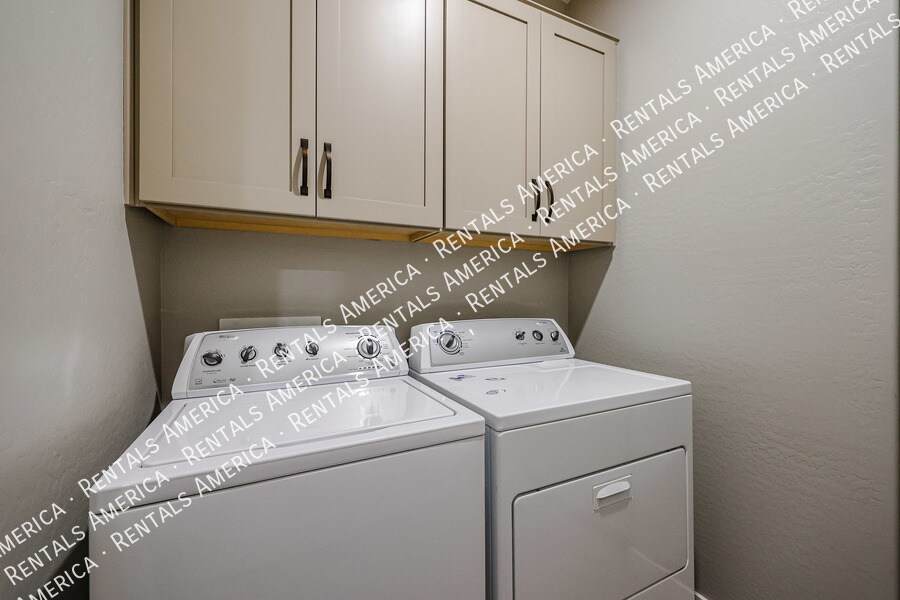 Building Photo - 18716 N Jameson Dr