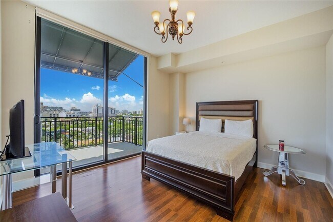 Building Photo - 1300 Ponce de Leon Blvd