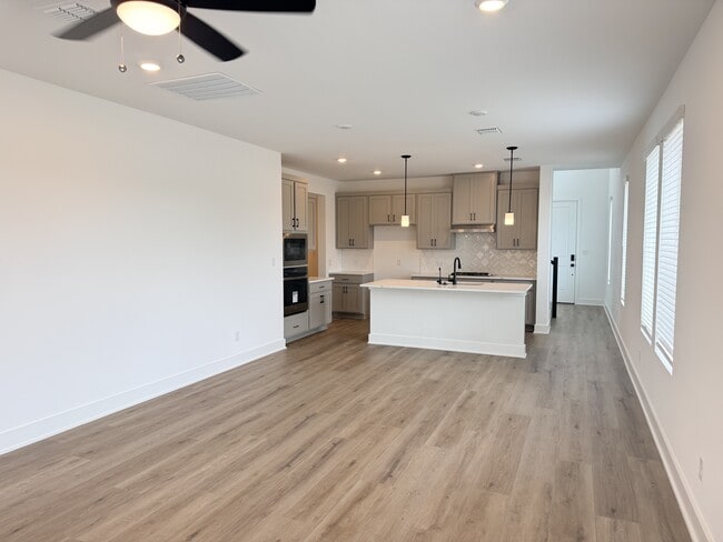 Building Photo - 405 Bauer Lp