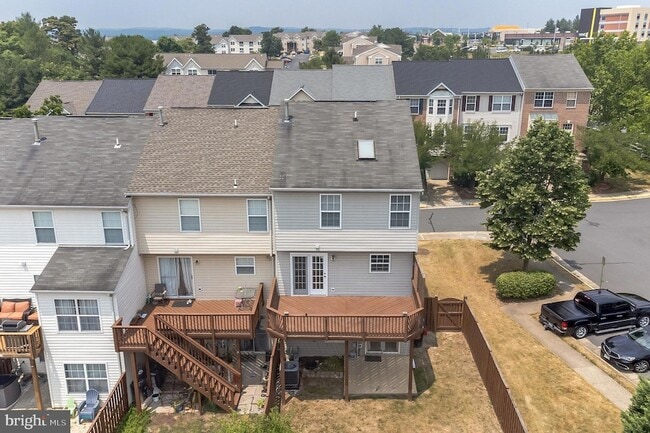 Building Photo - 210 Golden Larch Terrace NE