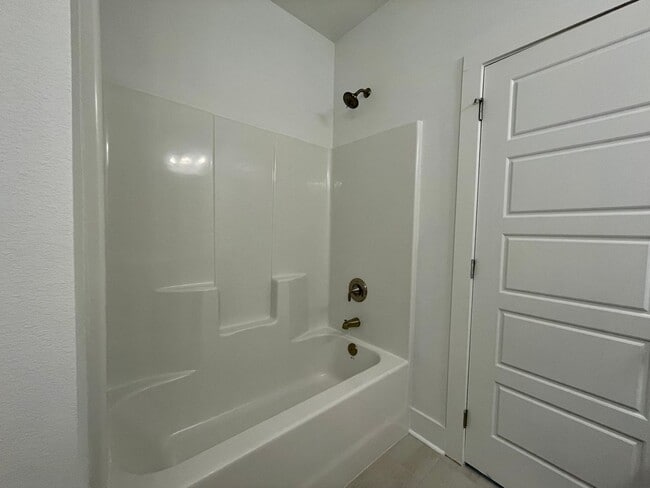 Building Photo - Brand new in Dawson Bluff and move in ready!