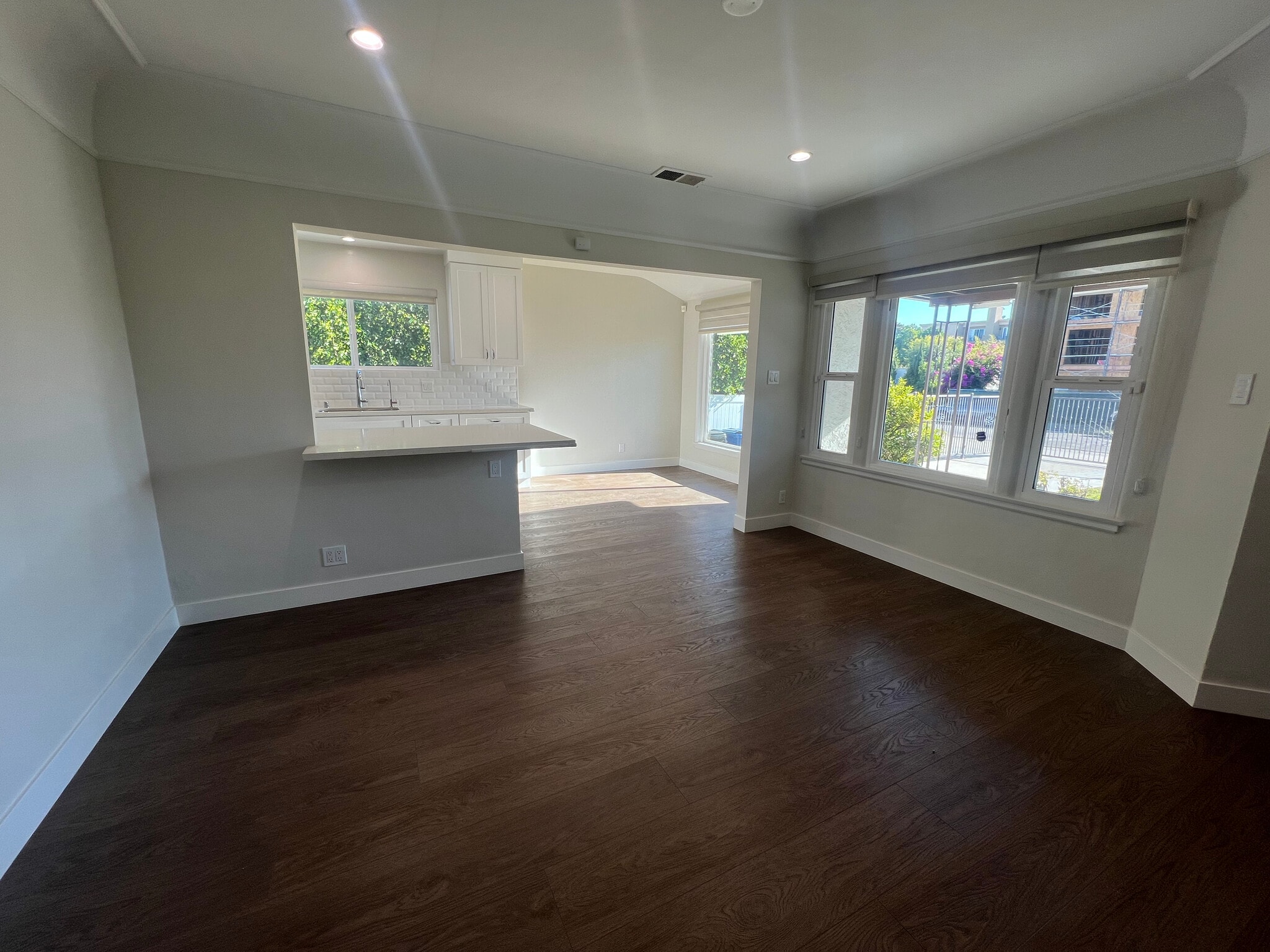 Building Photo - 1518 S Carmelina Ave