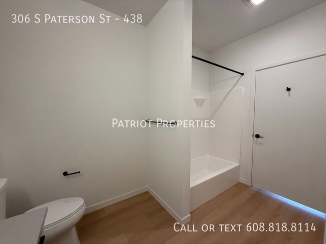 Building Photo - 306 S Paterson St
