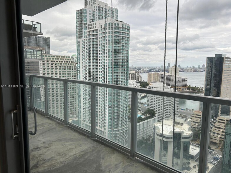 Building Photo - 1050 Brickell Ave