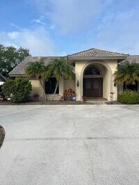 Building Photo - 2813 Amberly Ct