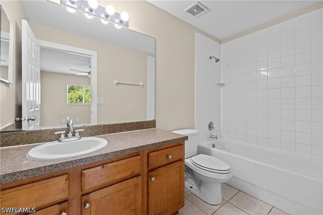 Building Photo - 909 Jaguar Blvd