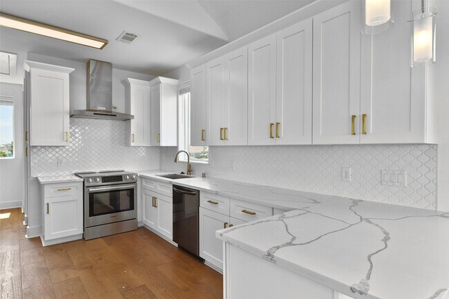 Building Photo - 4006 Fort Bend Dr