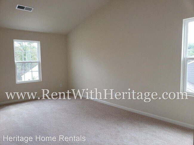 Building Photo - 3 br, 2.5 bath House - 4033 Sitka Drive