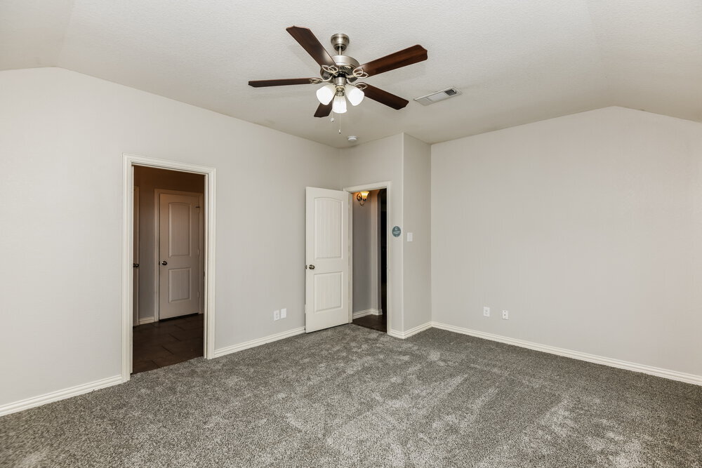 Building Photo - 7612 Hollow Point Dr