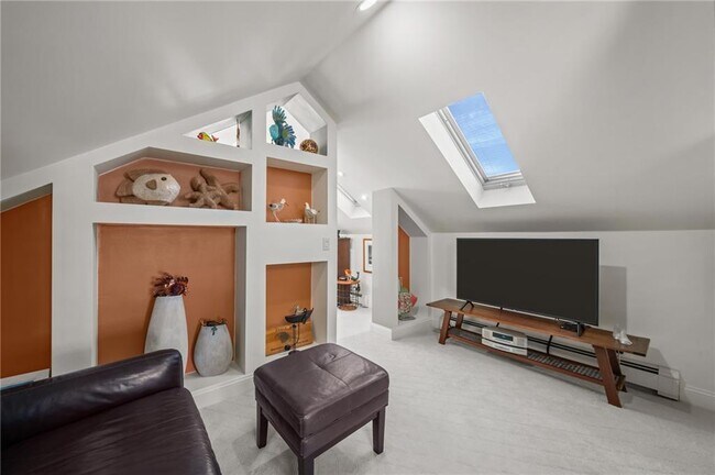 Building Photo - 25 Peckham Ave