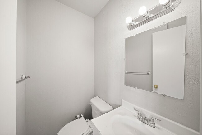 Building Photo - 14415 Insley St