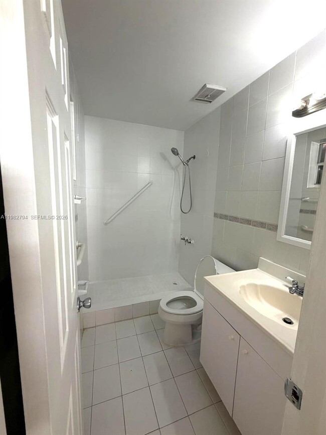 Building Photo - 5740 W 21st Ct