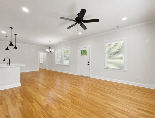 Building Photo - Mount Holly 3 Bedroom Ranch w/ Fenced in Back Yard