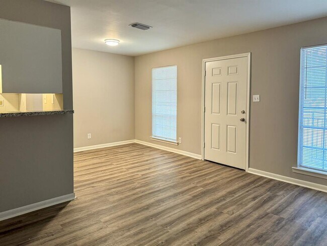 Building Photo - 2101 6th St N