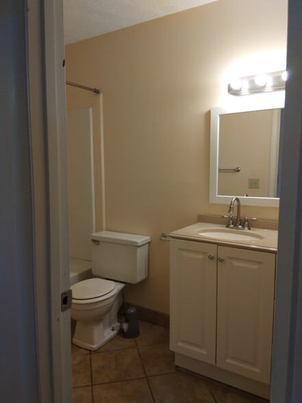 Sink and commode - 5980 Margie Cir SW