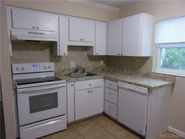 Building Photo - 701 Emery St